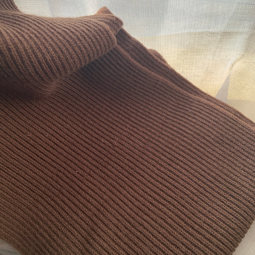 Coach Brown Ribbed Scarf - Picture 5 of 6